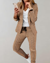 EVA - Tweedelige Dames Set met Getailleerde Geruite Blazer en Broek