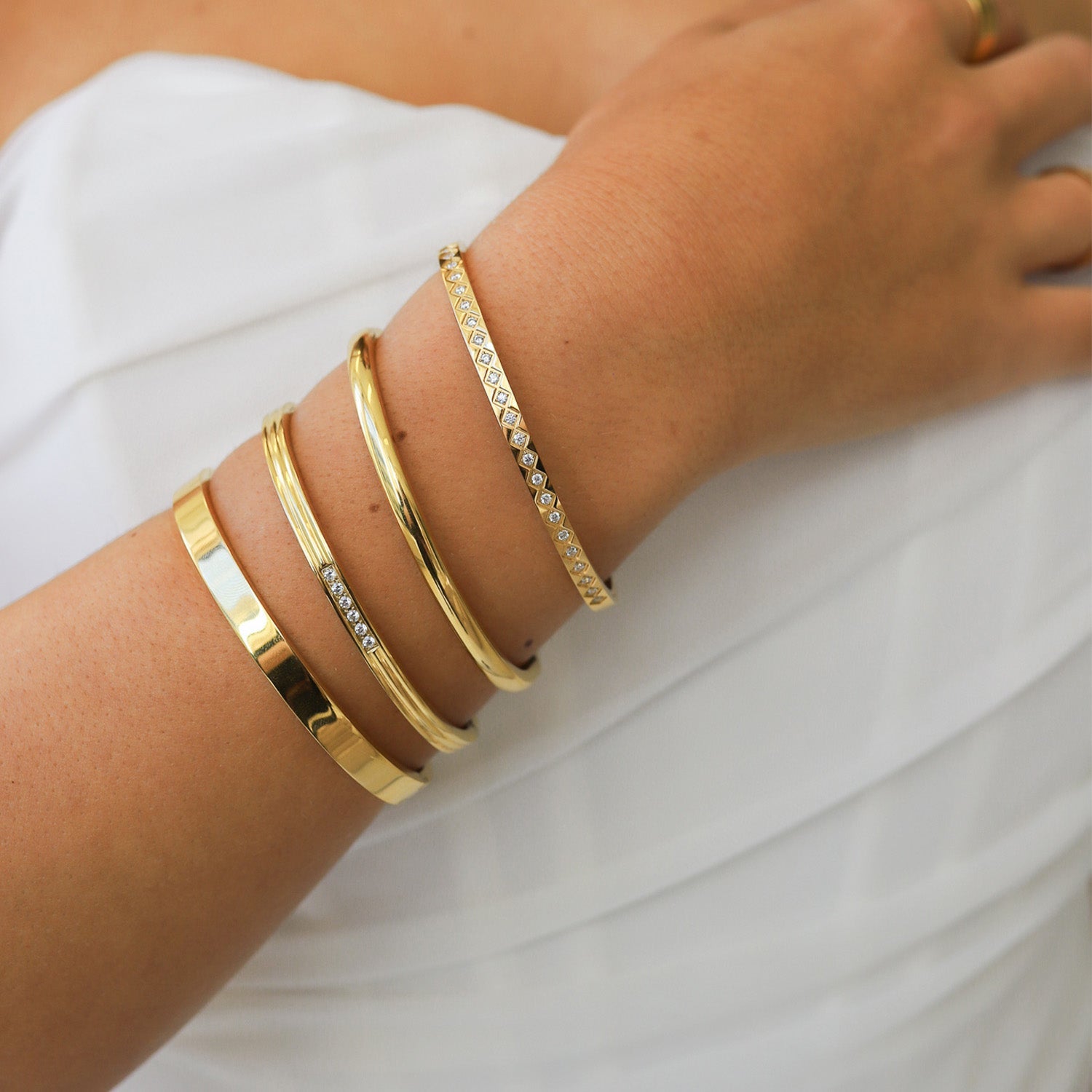 Helga - Minimalistische gouden armband voor dames