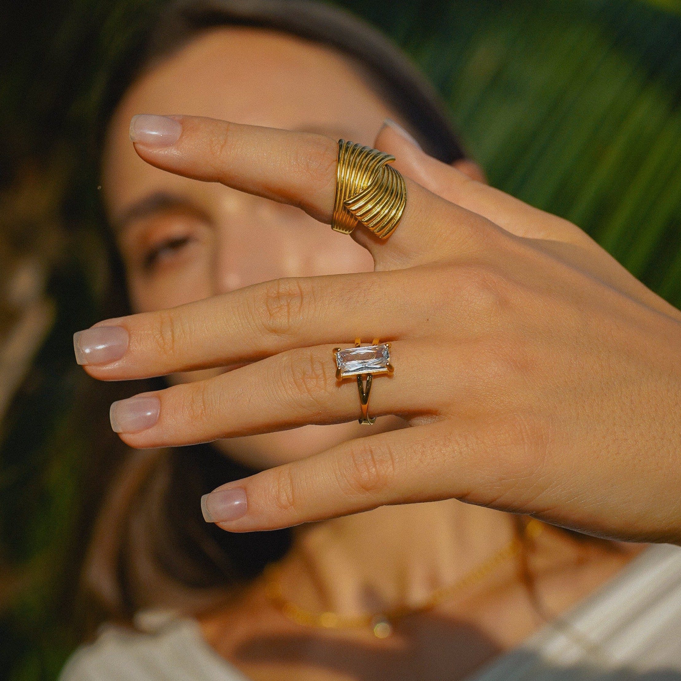 Eleonore - Gouden ring met rechthoekig kristal voor dames