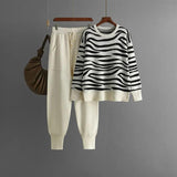 Laila - Knus gebreide Zebra-Stripe loungeset voor dames