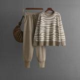 Laila - Knus gebreide Zebra-Stripe loungeset voor dames