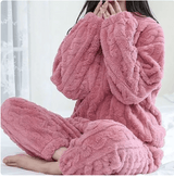 Elka - Knusse kabelgebreide pyjamaset voor dames